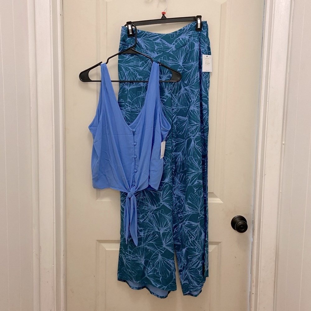 NWT Blue O’Neill Crop and Floral Pants Set